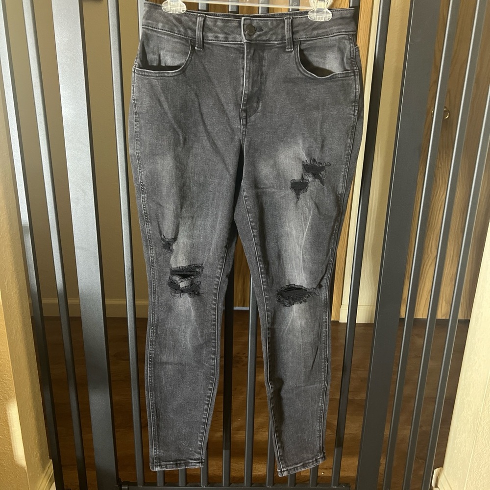 Distressed Gray/Black Maurice’s Jeans